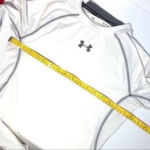 🌈 2/$15 Under Armour Size M athletics long sleeve